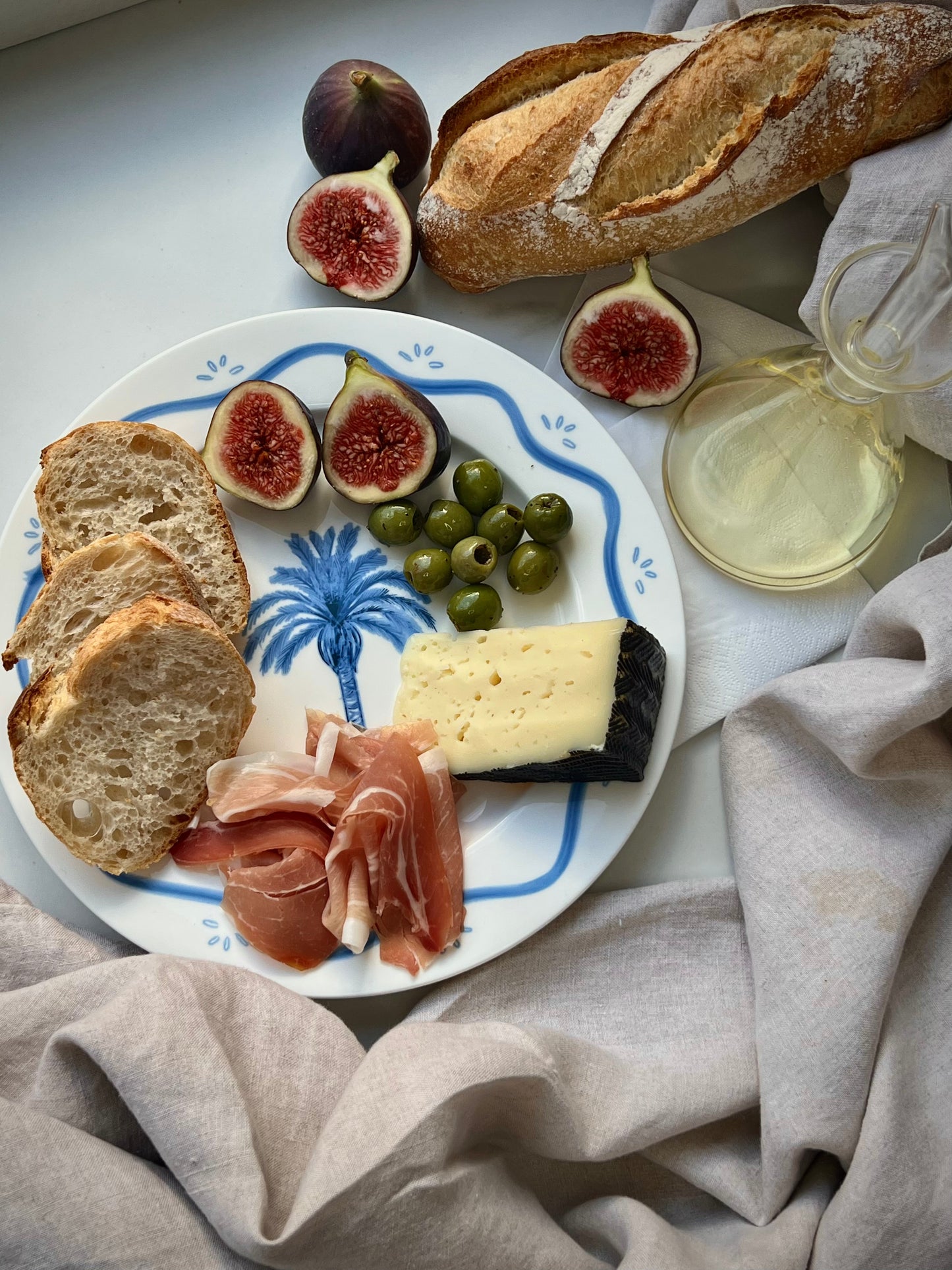 'Meet Me Under The Palms' plate