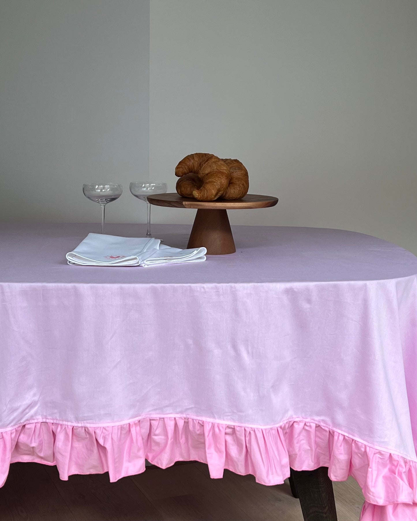 Tablecloth "You Make Me Laugh" 160 x 270 cm