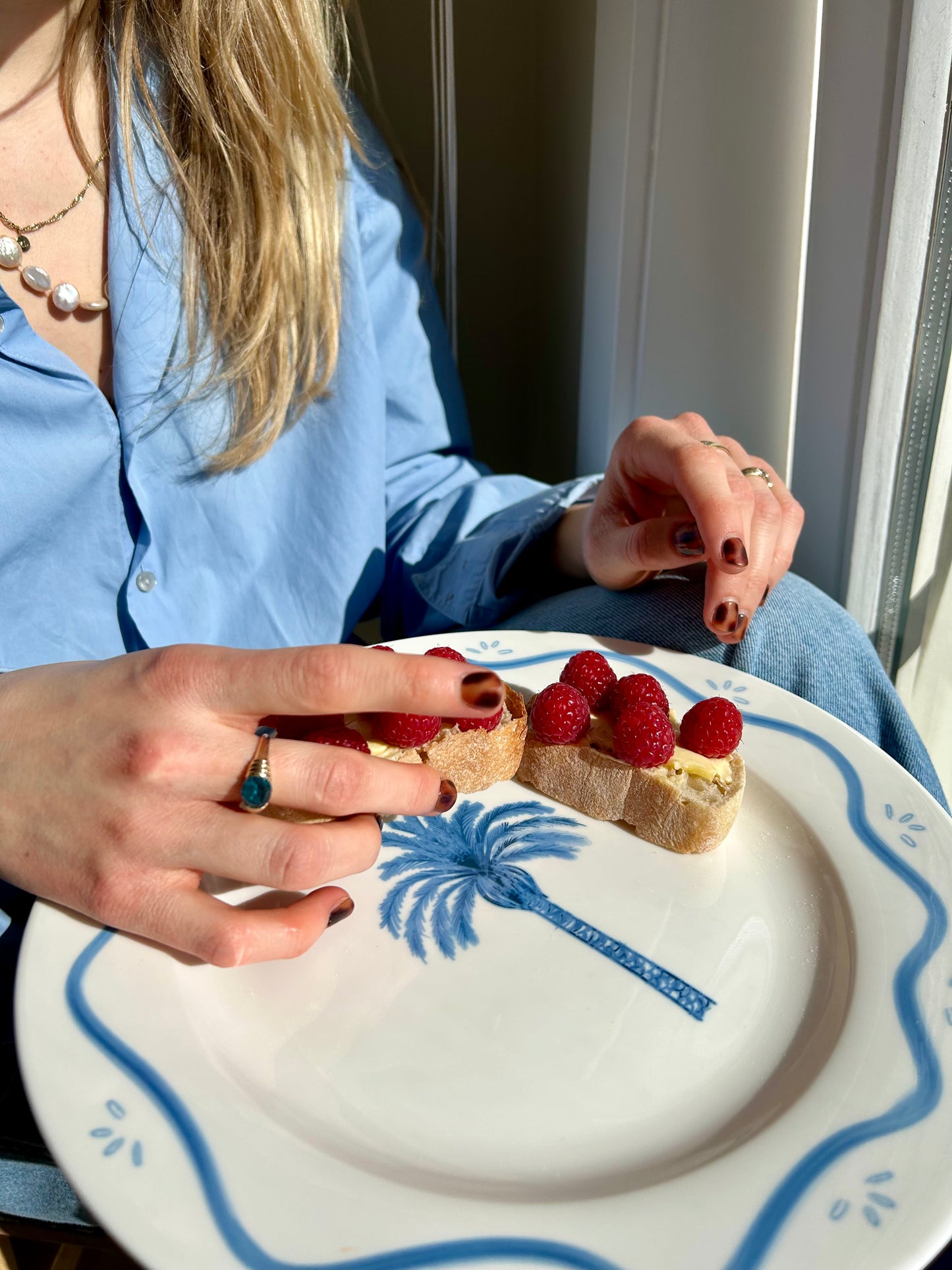 'Meet Me Under The Palms' plate